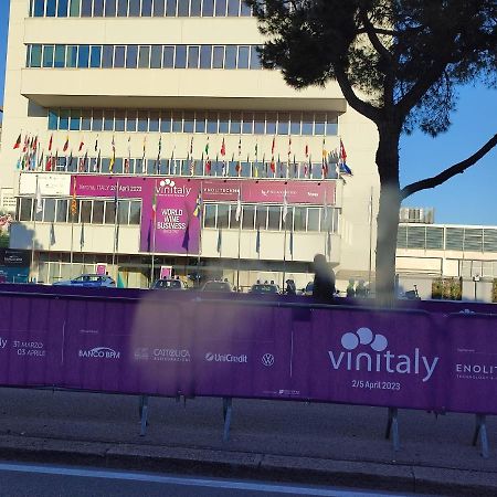 Easy Stay Verona Rooms ภายนอก รูปภาพ